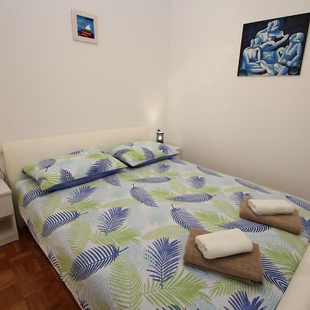 Apartment Luigi Пореч Екстериор снимка