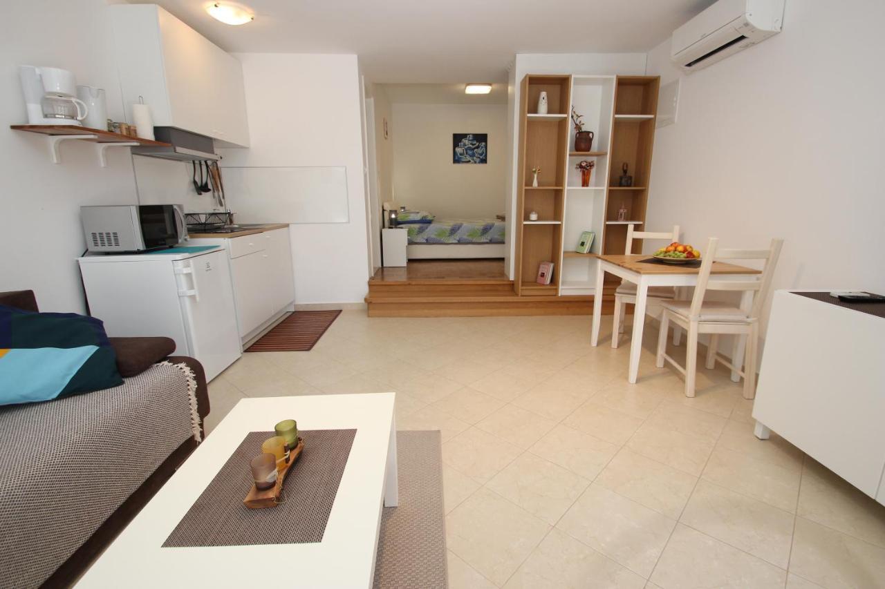 Apartment Luigi Пореч Екстериор снимка