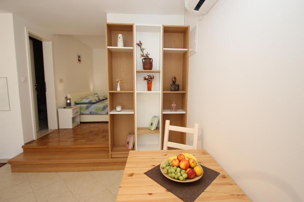 Apartment Luigi Пореч Екстериор снимка